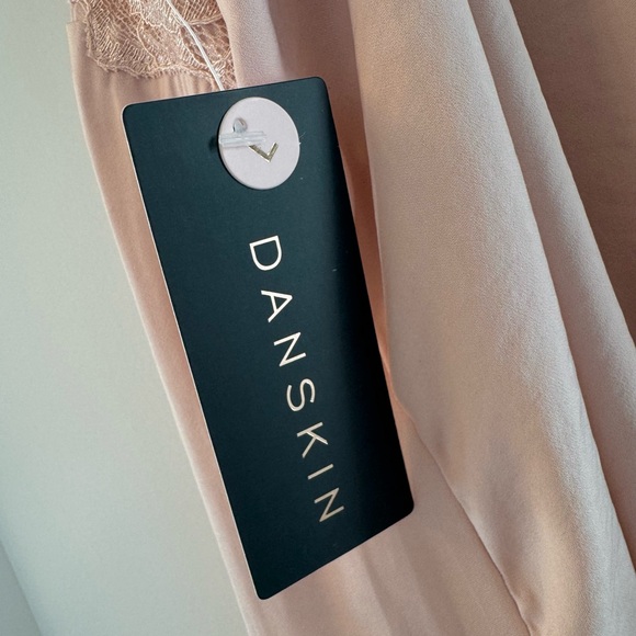 NWT Danskin Silky Sleep Camisole - Pearl Blush - Picture 6 of 9